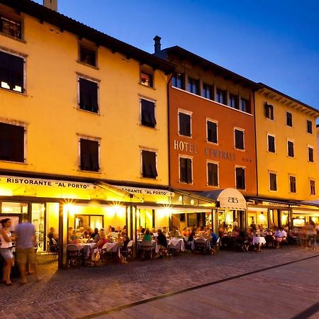 Hotel Centrale Torbole Sul Garda Esterno foto