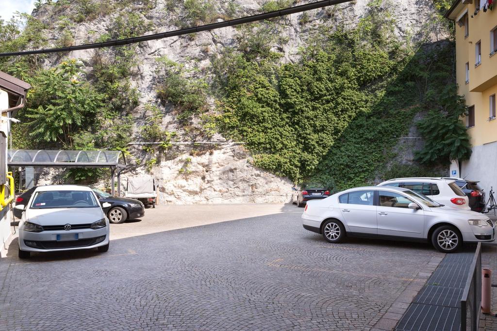 Hotel Centrale Torbole Sul Garda Esterno foto