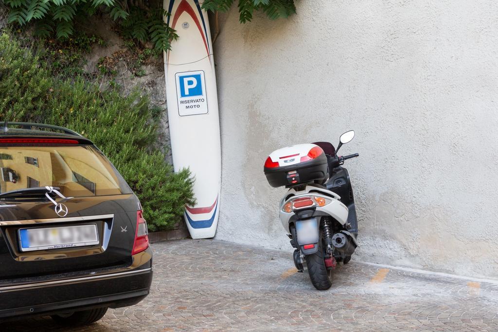 Hotel Centrale Torbole Sul Garda Esterno foto