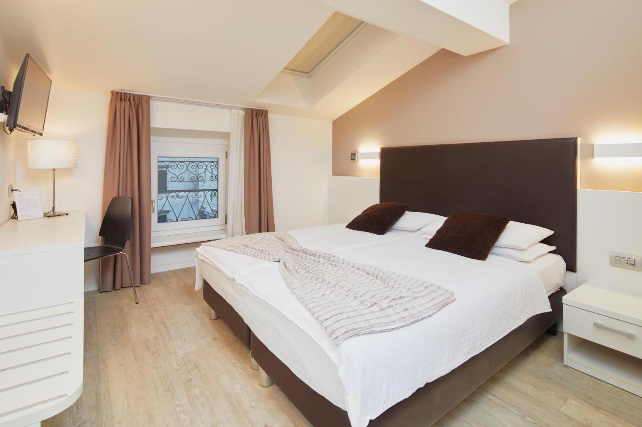 Hotel Centrale Torbole Sul Garda Esterno foto