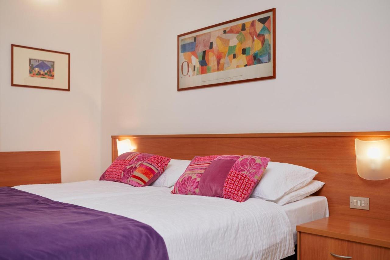 Hotel Centrale Torbole Sul Garda Esterno foto