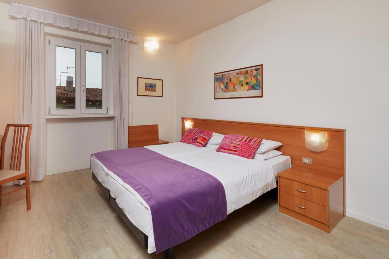 Hotel Centrale Torbole Sul Garda Esterno foto