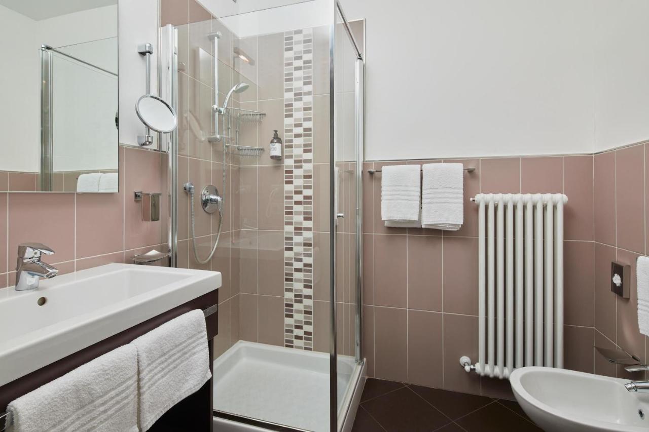 Hotel Centrale Torbole Sul Garda Esterno foto